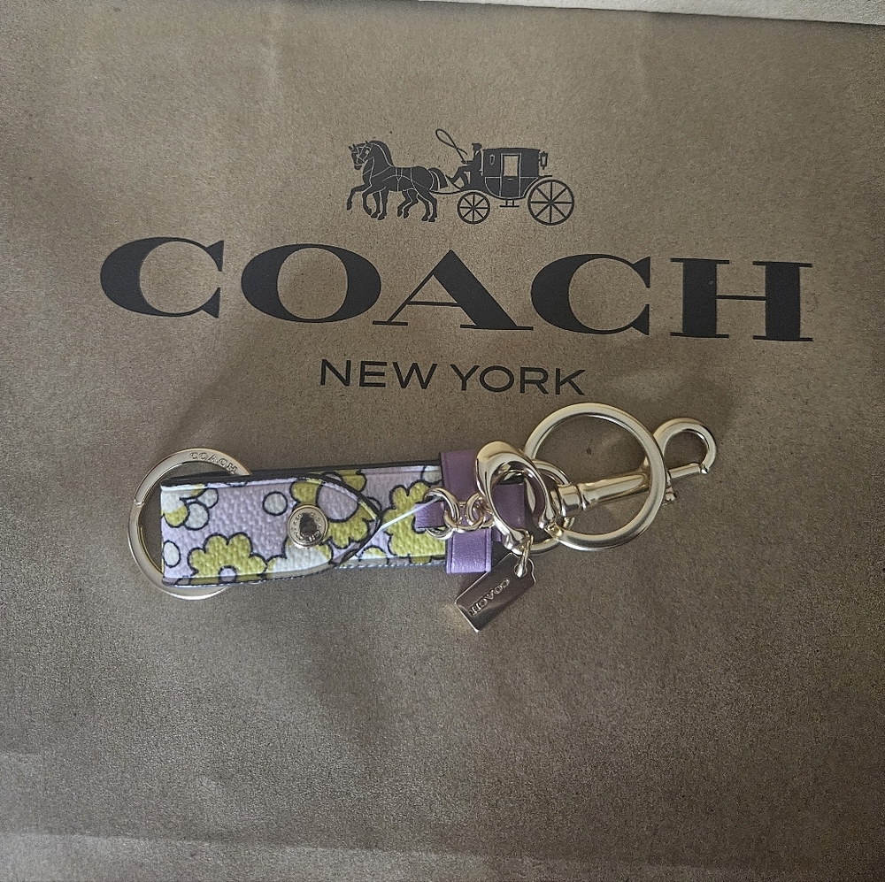 NWOT Coach Trigger Snap Bag Charm With flower Print CBM45